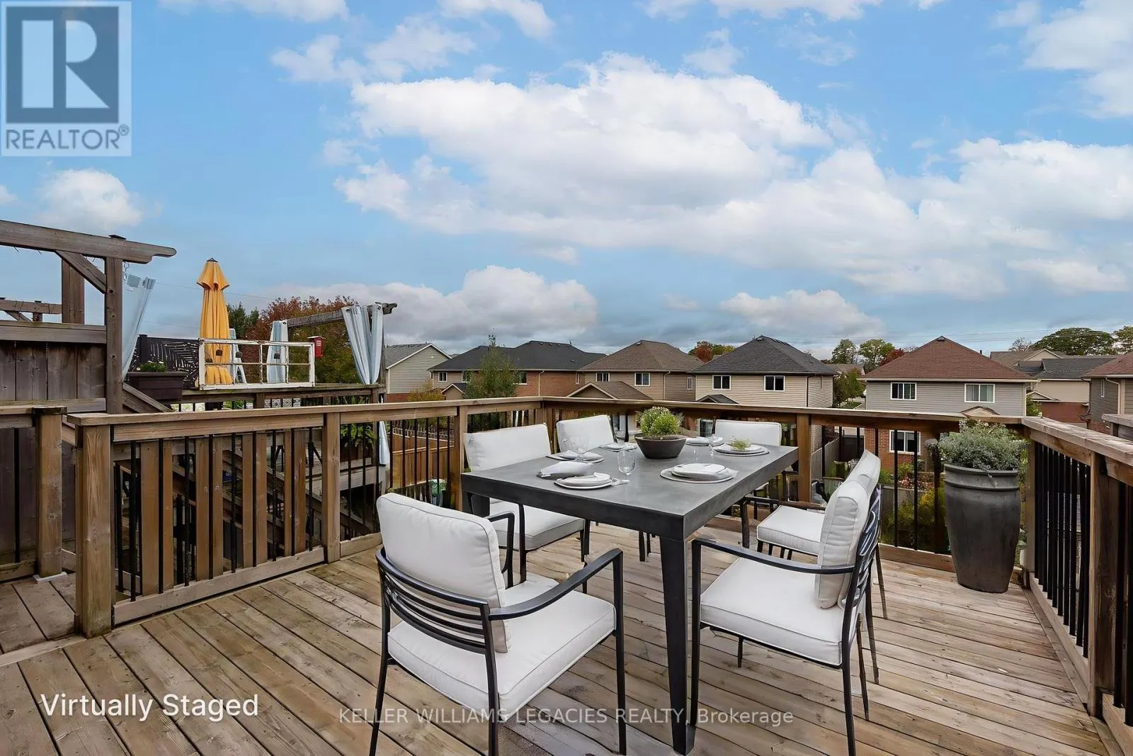933 ZELLER CRESCENT