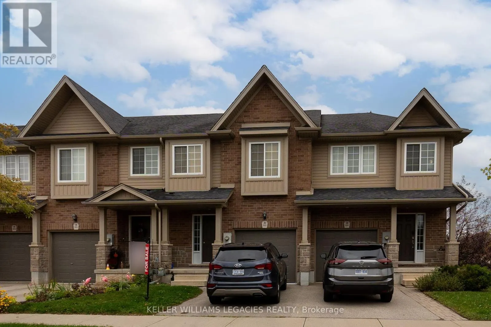 933 ZELLER CRESCENT