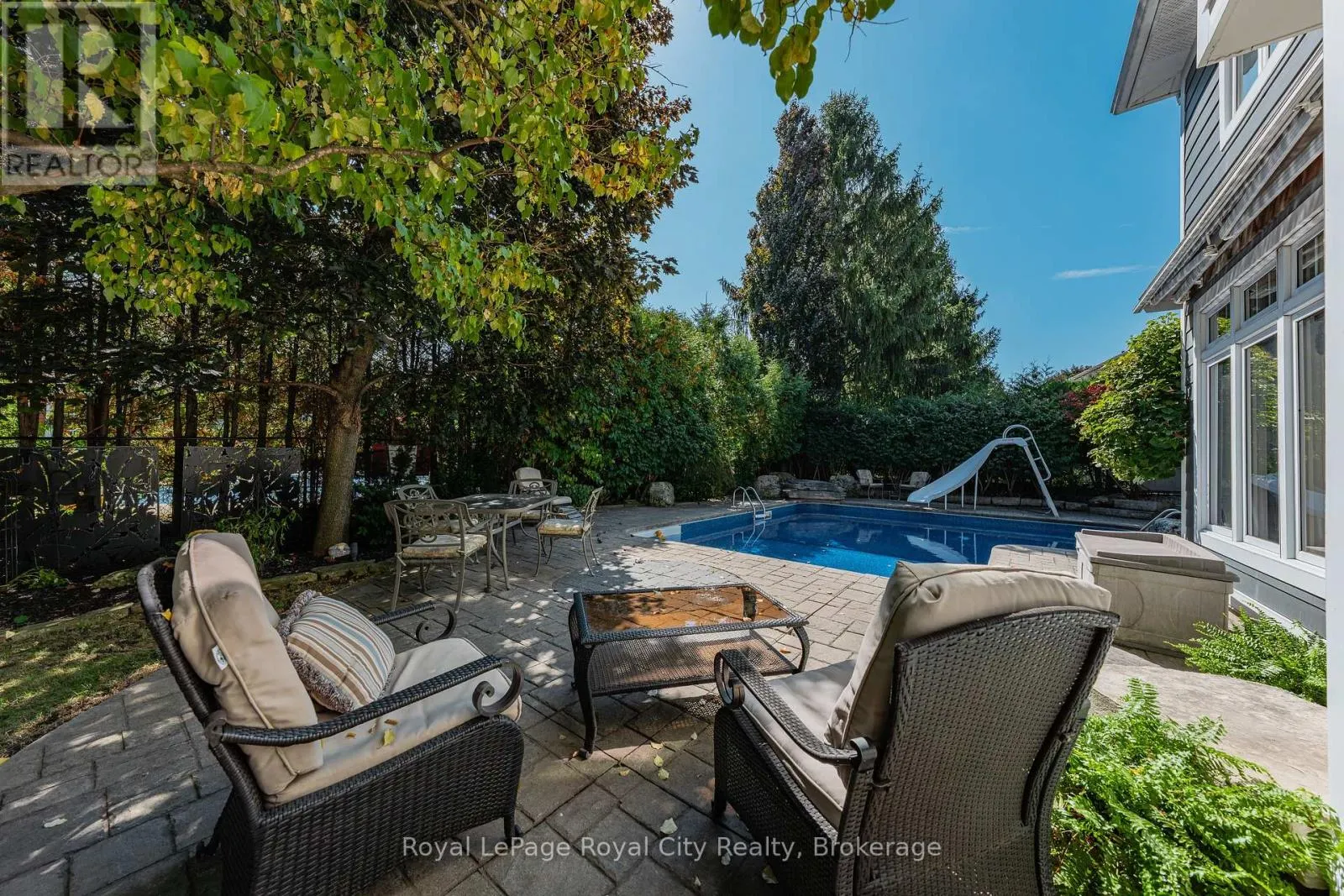 35 MONTICELLO CRESCENT