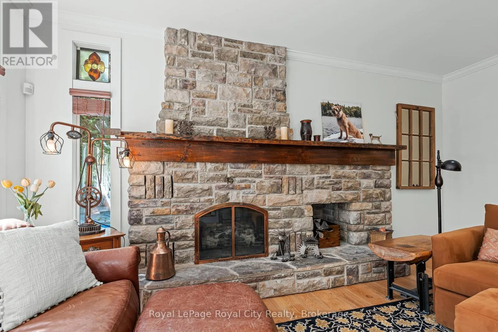 35 MONTICELLO CRESCENT