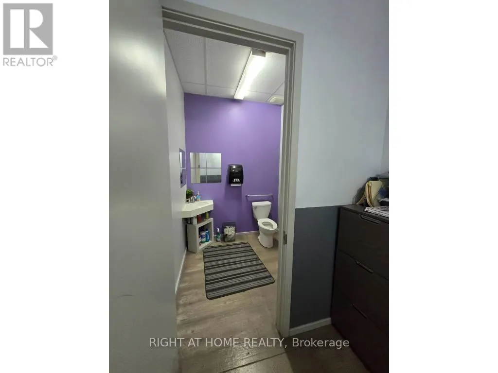 6 - 259 QUEENSTON ROAD