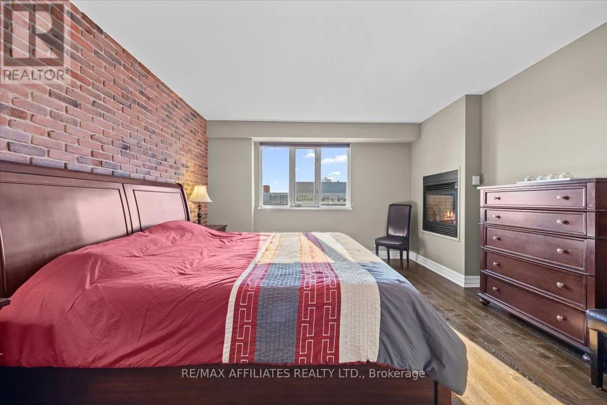 #PH804 - 320 MCLEOD STREET