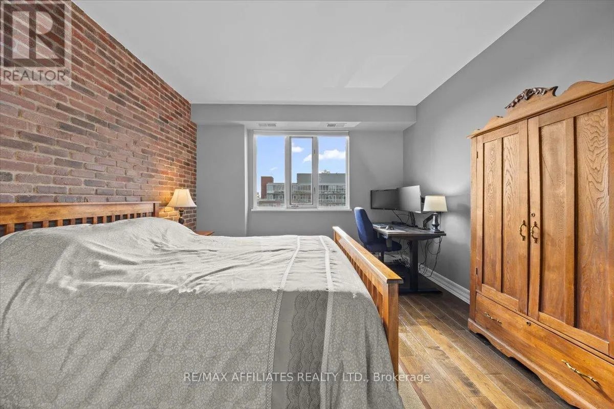#PH804 - 320 MCLEOD STREET