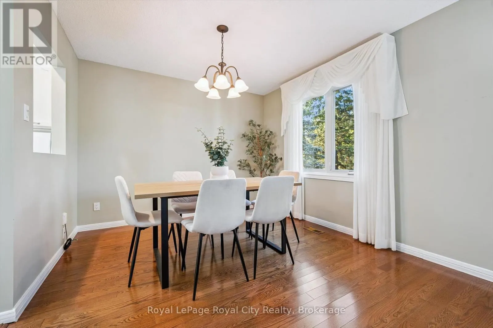 75 SHADYBROOK CRESCENT