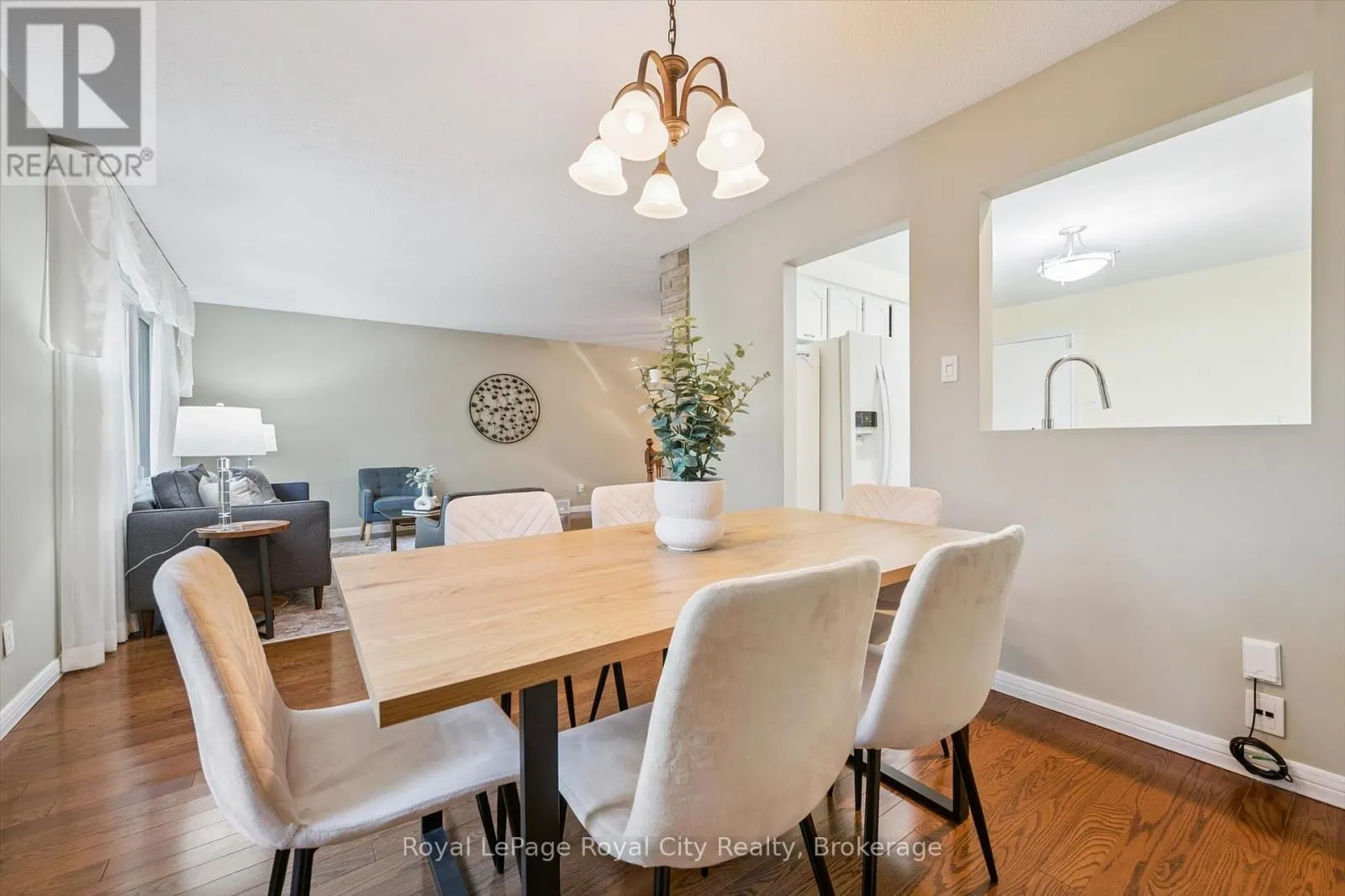 75 SHADYBROOK CRESCENT