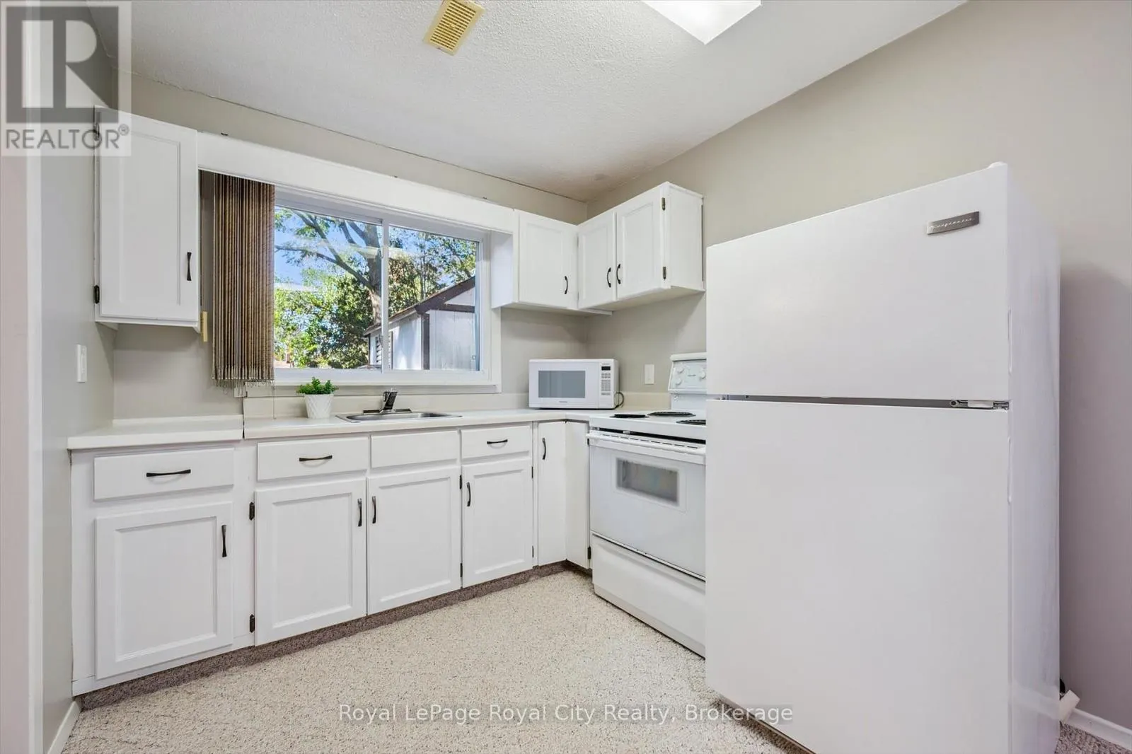75 SHADYBROOK CRESCENT