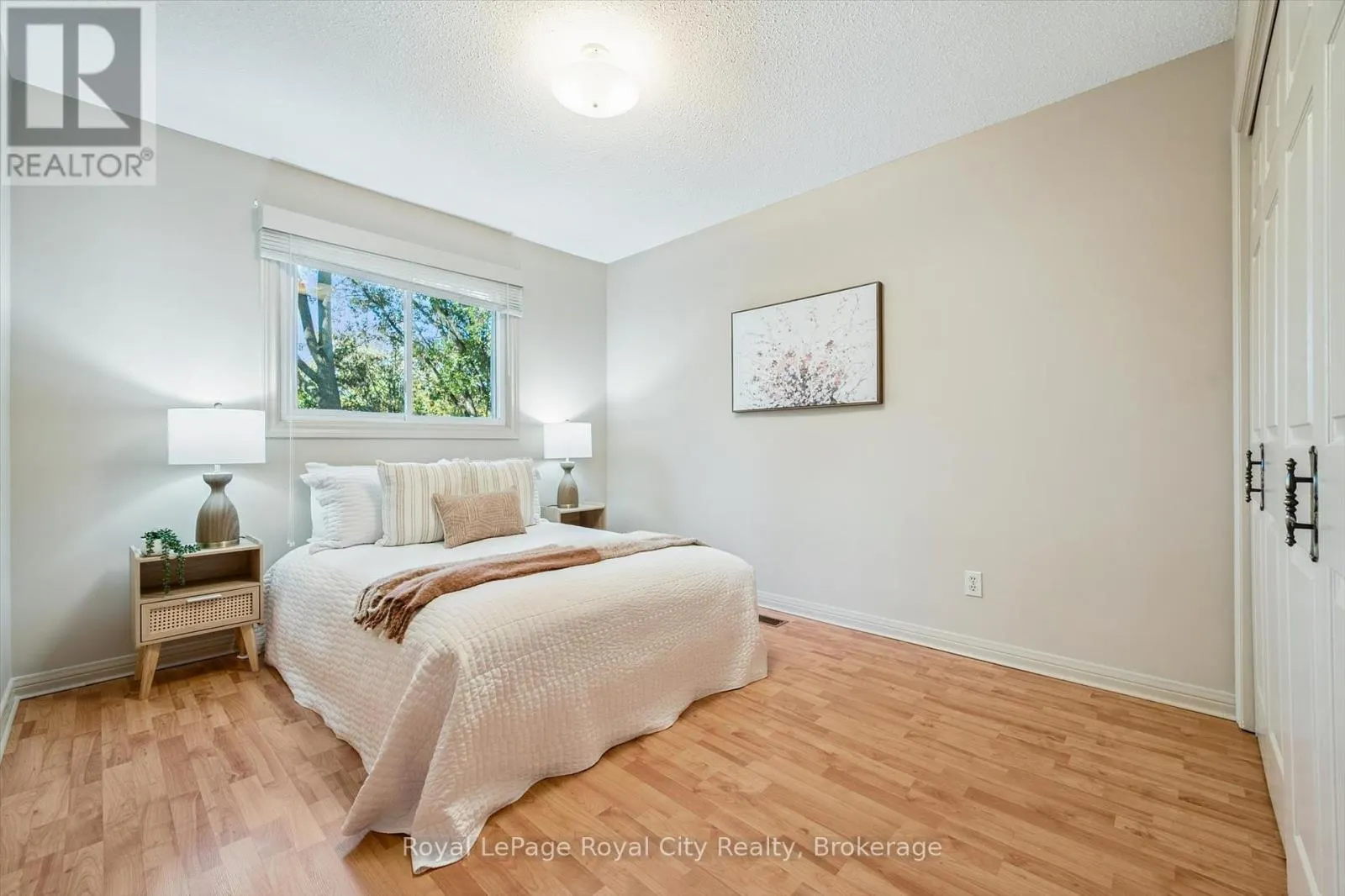 75 SHADYBROOK CRESCENT
