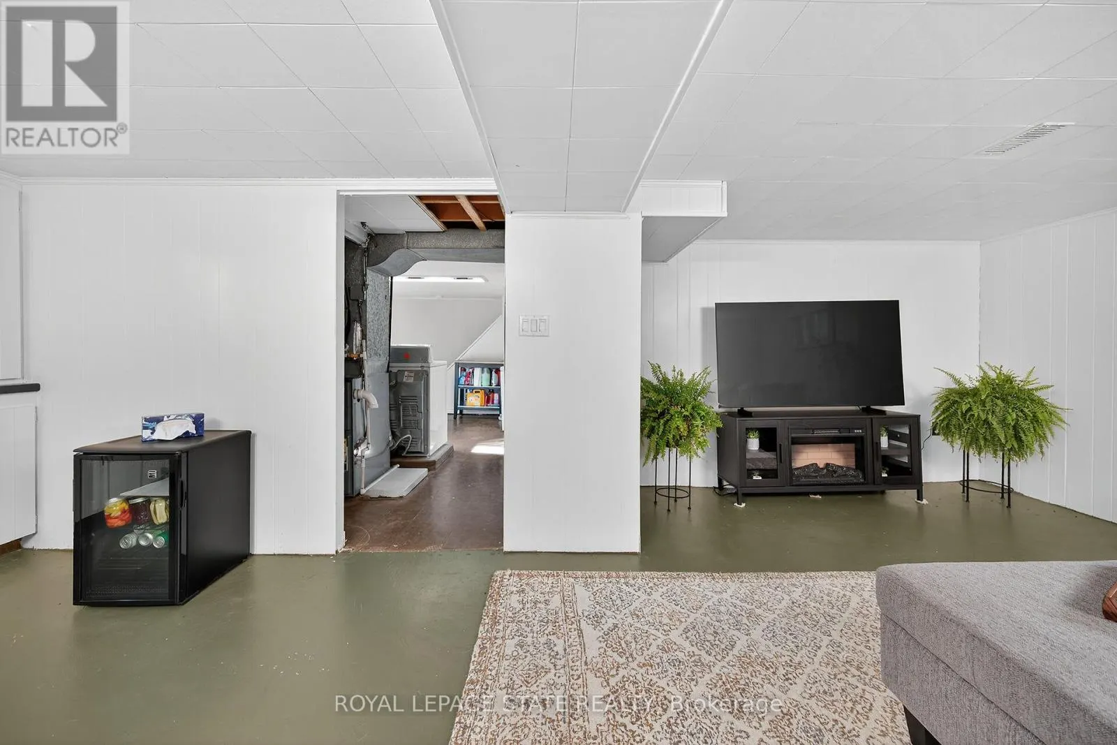 238 EAST 43RD STREET