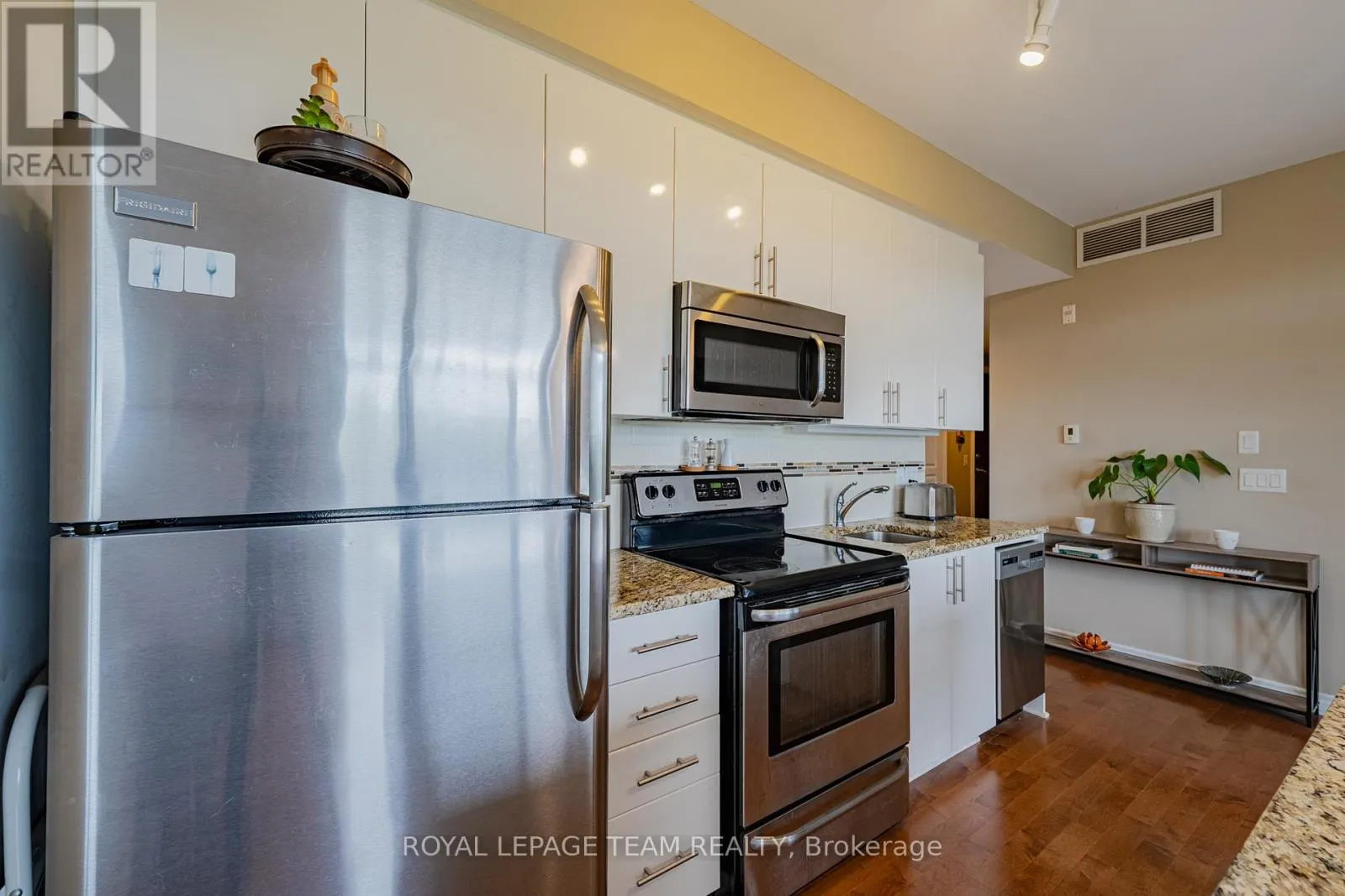 304 - 805 BEAUPARC PRIVATE