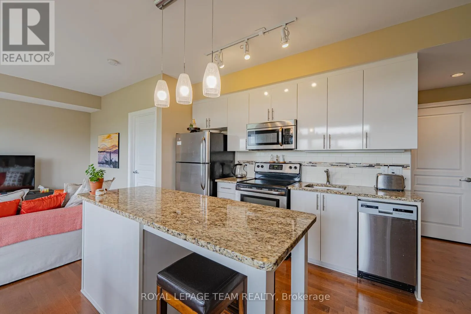 304 - 805 BEAUPARC PRIVATE
