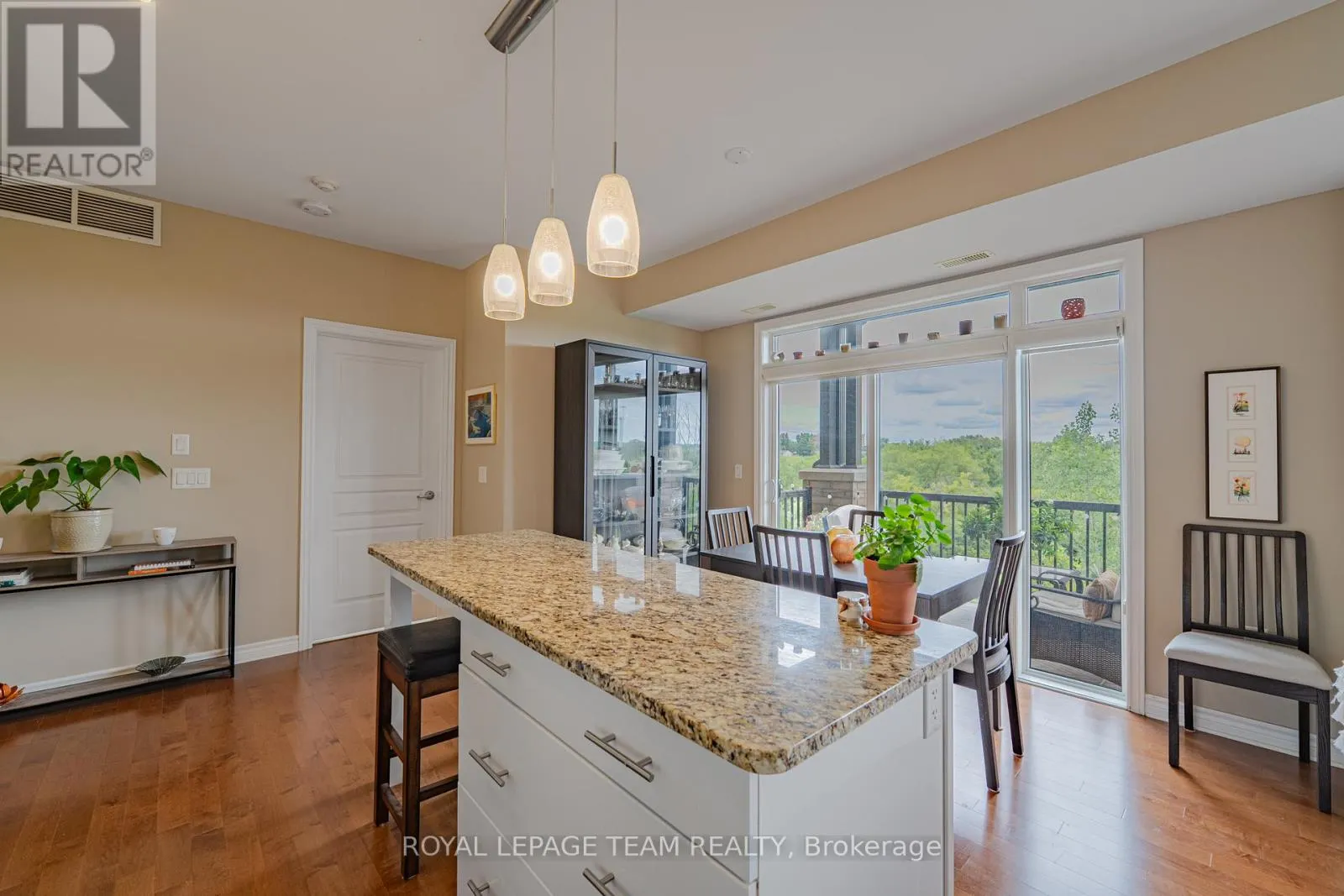 304 - 805 BEAUPARC PRIVATE