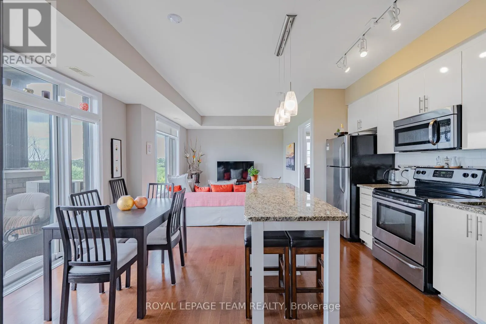 304 - 805 BEAUPARC PRIVATE