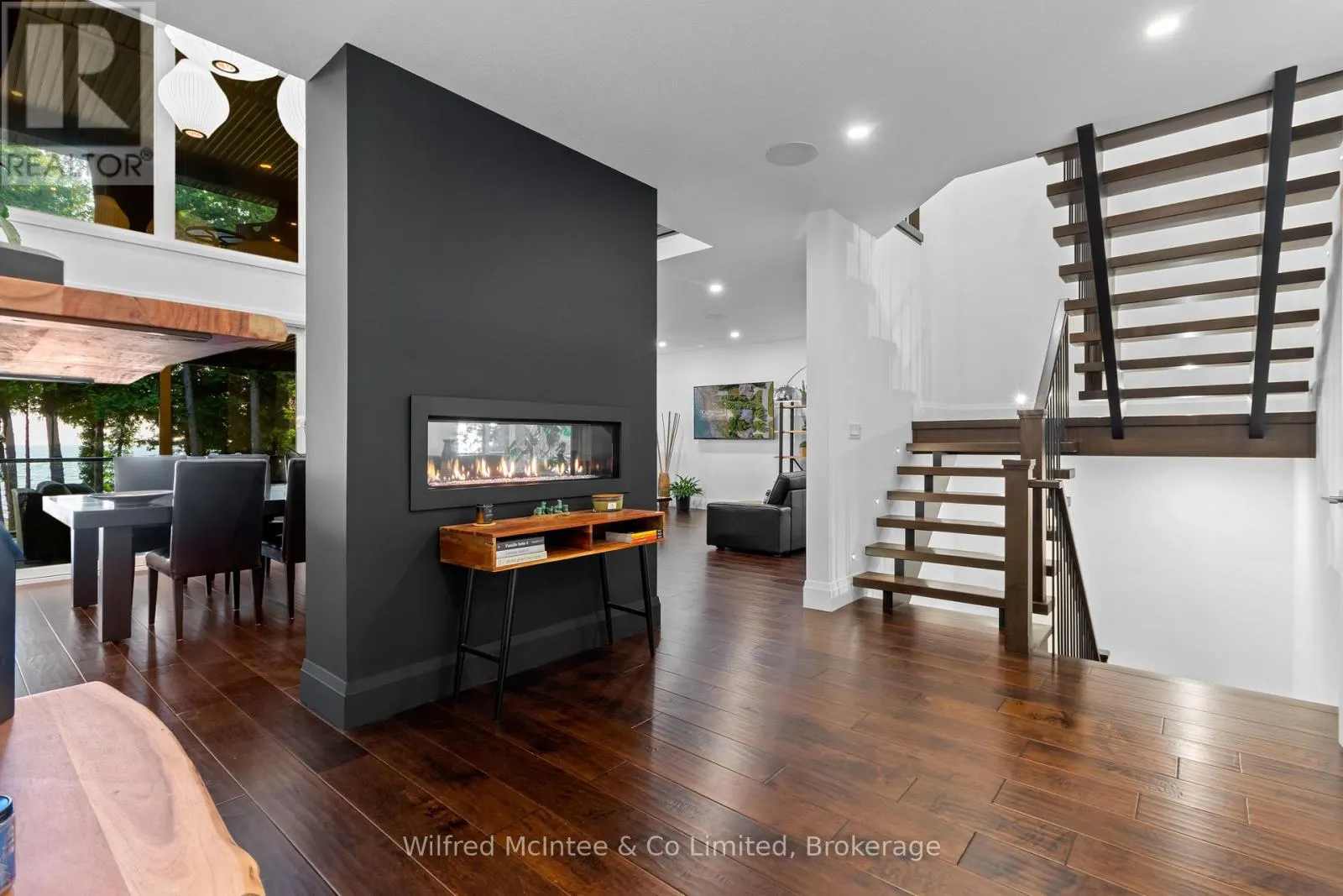 159 UPPER LORNE BEACH ROAD