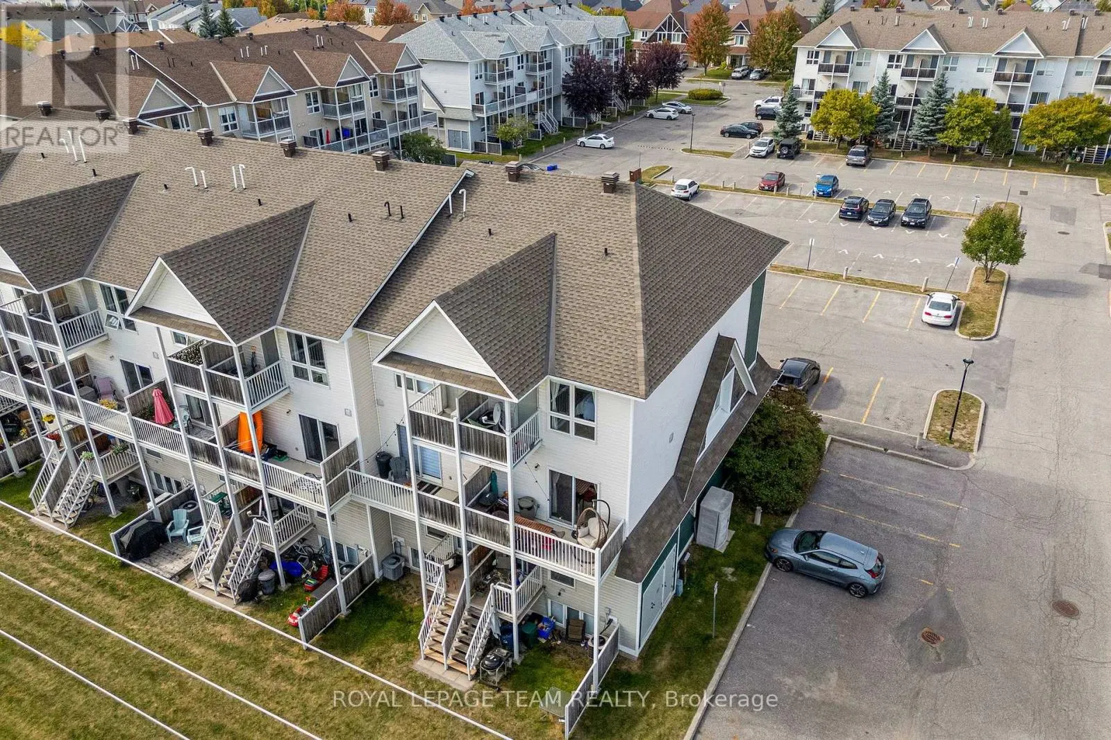 368 CROWNRIDGE DRIVE