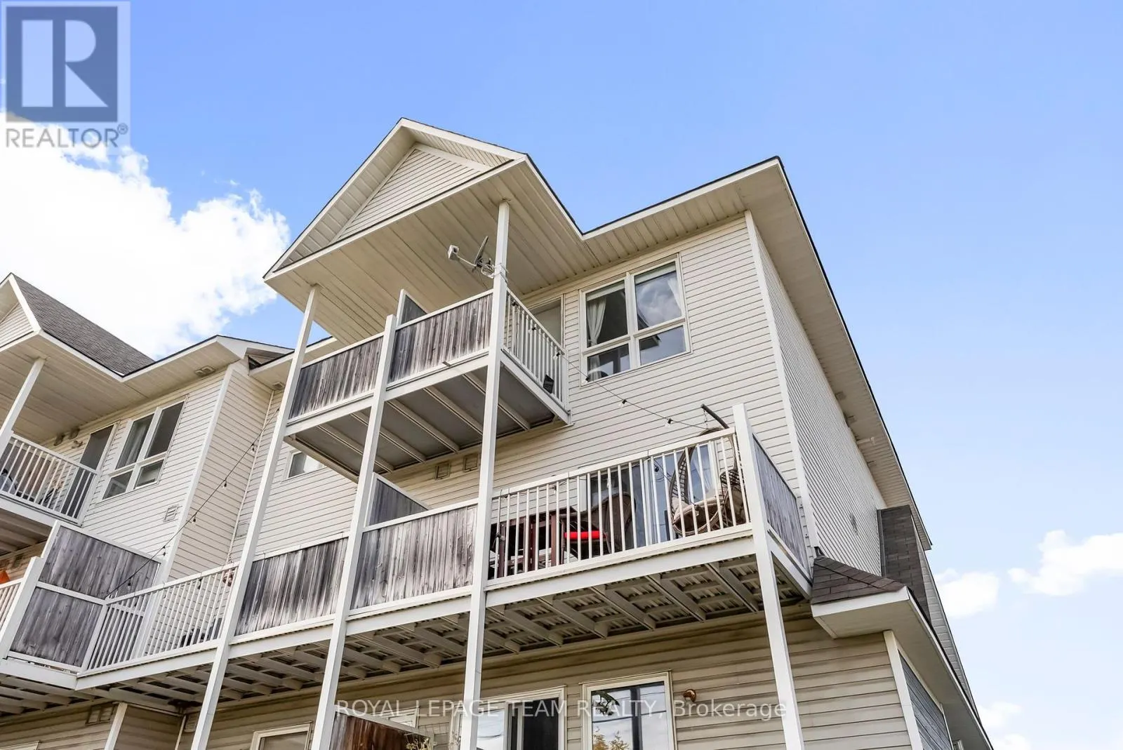 368 CROWNRIDGE DRIVE