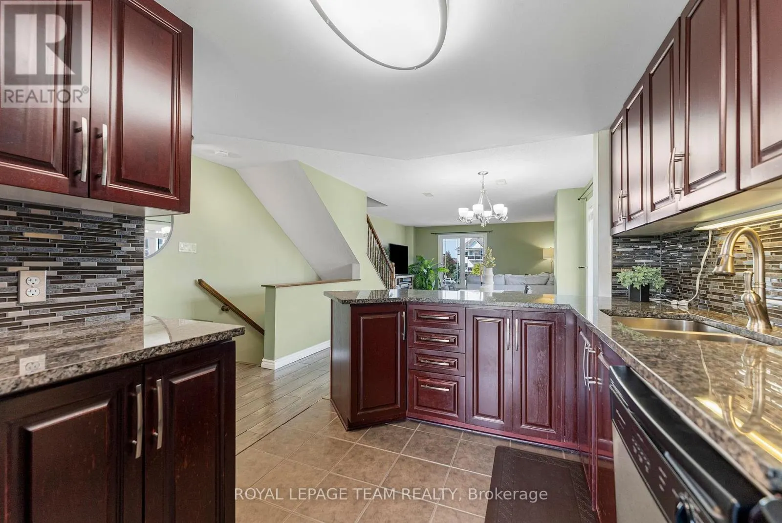 368 CROWNRIDGE DRIVE
