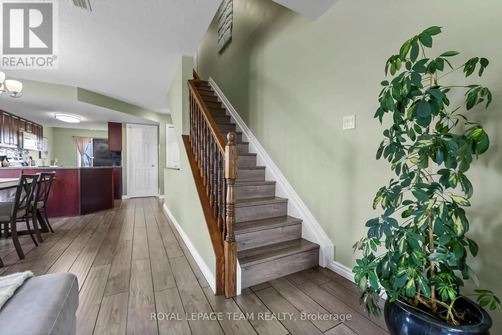 368 CROWNRIDGE DRIVE