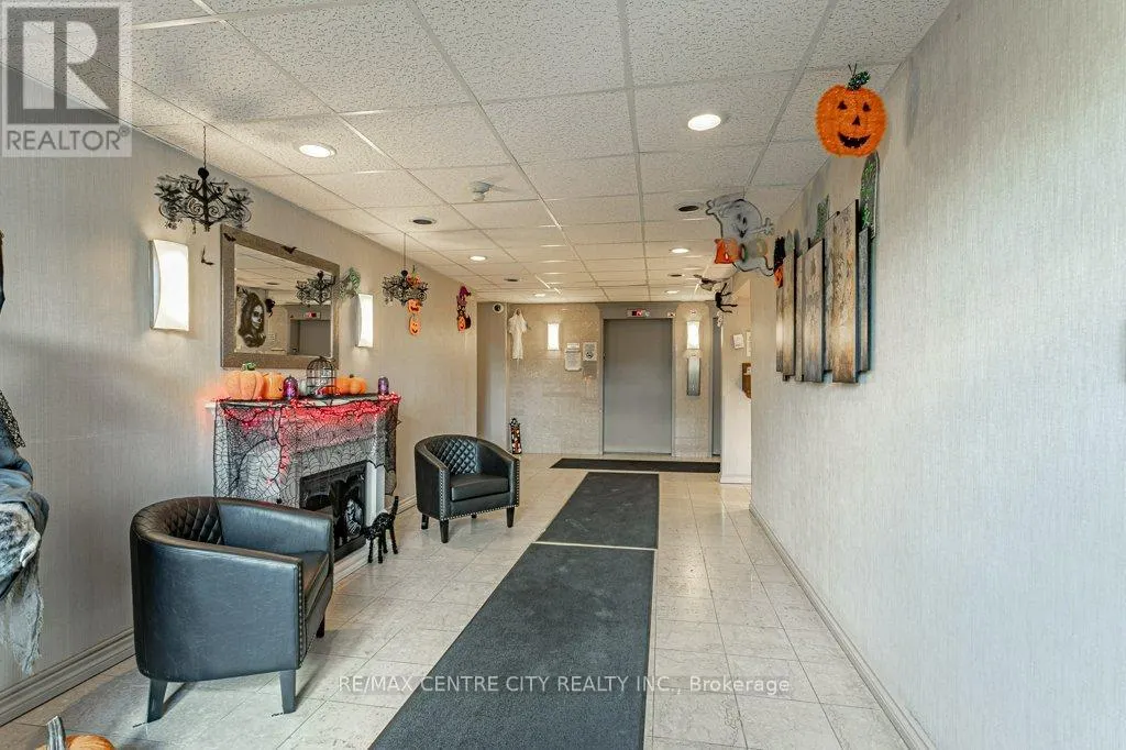 915 - 45 POND MILLS ROAD, #915
