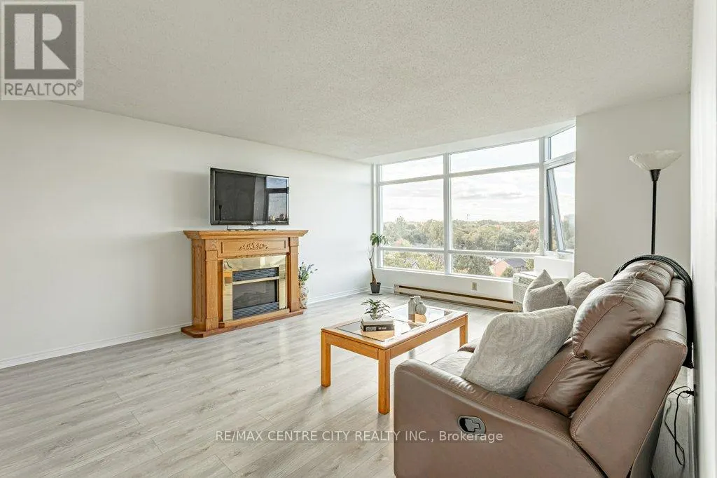 915 - 45 POND MILLS ROAD, #915