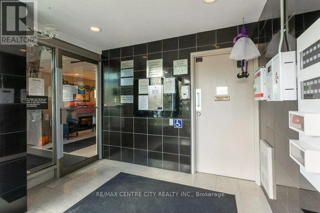915 - 45 POND MILLS ROAD, #915