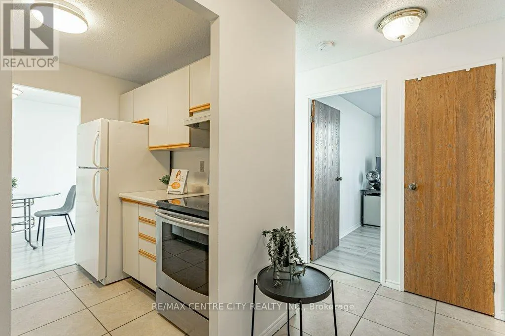 915 - 45 POND MILLS ROAD, #915