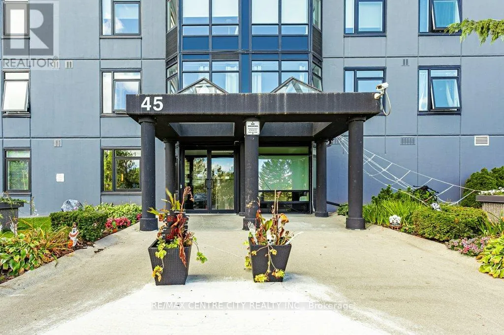 915 - 45 POND MILLS ROAD, #915