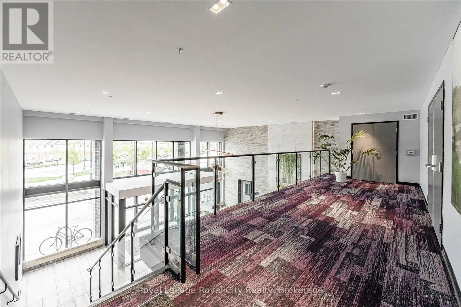 121 - 35 KINGSBURY SQUARE, #121