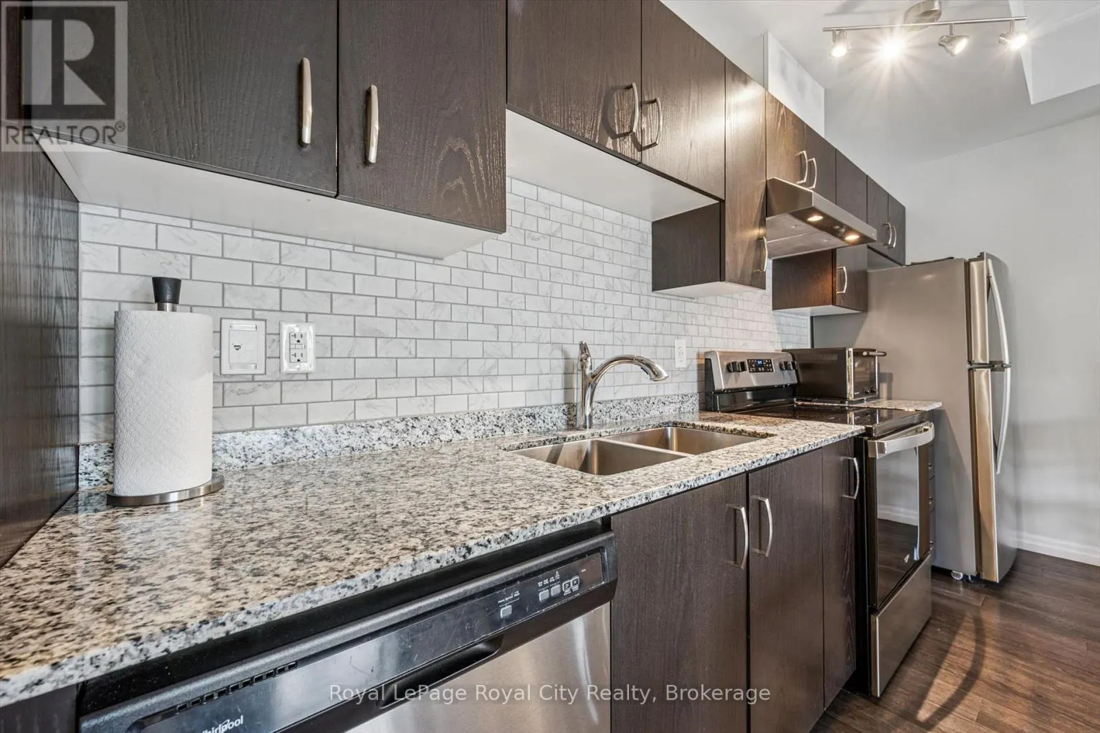 121 - 35 KINGSBURY SQUARE, #121