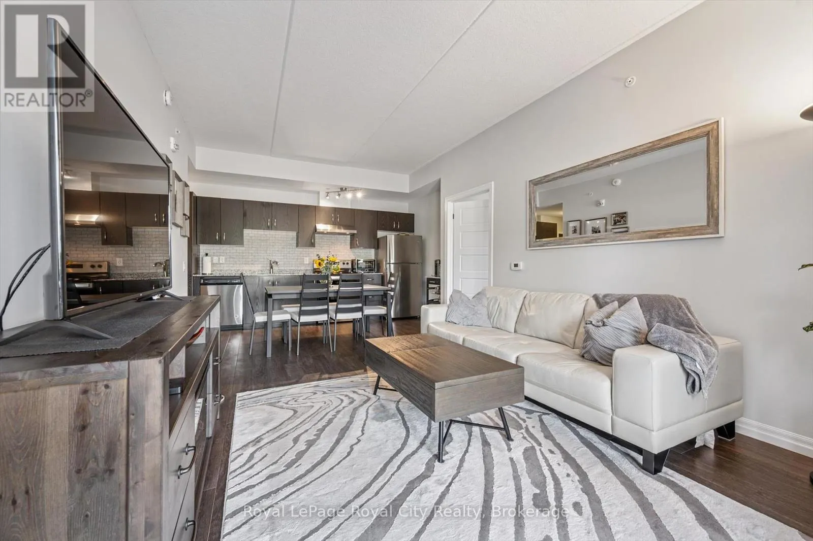 121 - 35 KINGSBURY SQUARE, #121