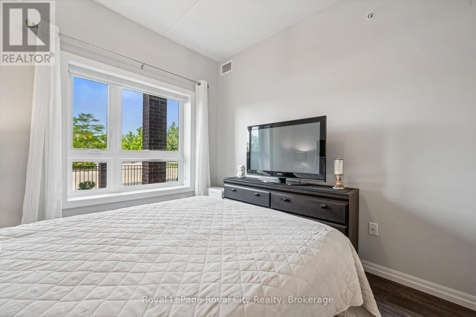 121 - 35 KINGSBURY SQUARE, #121