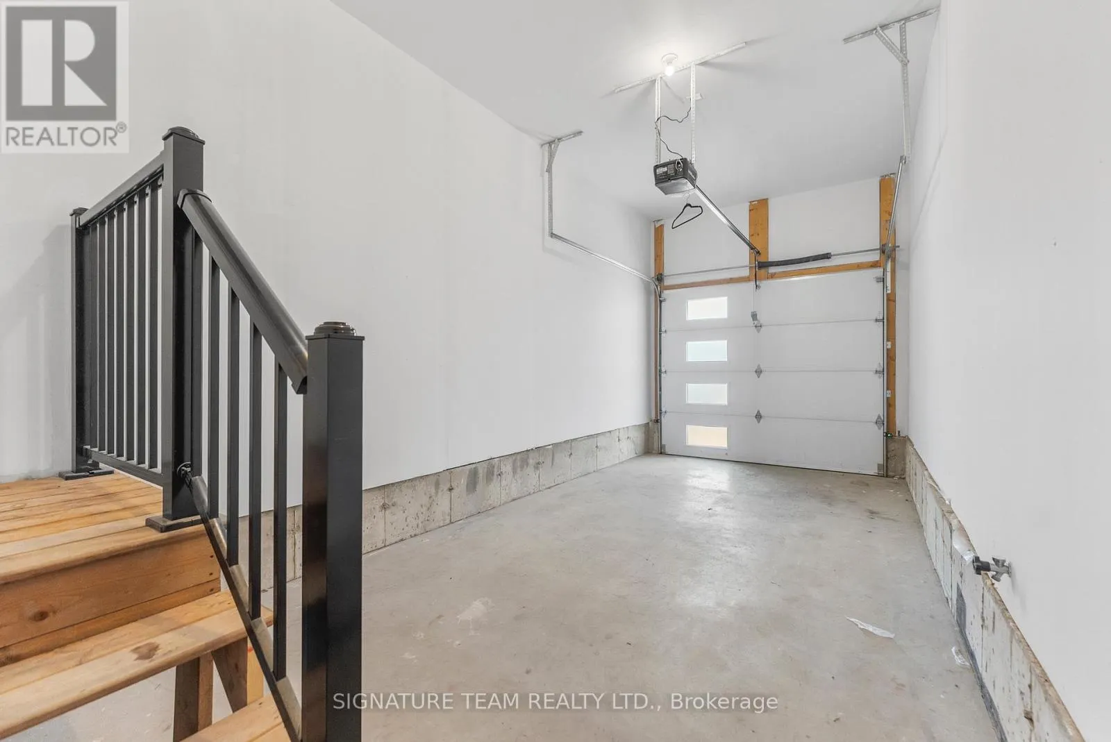 311 FORESTVIEW CRESCENT