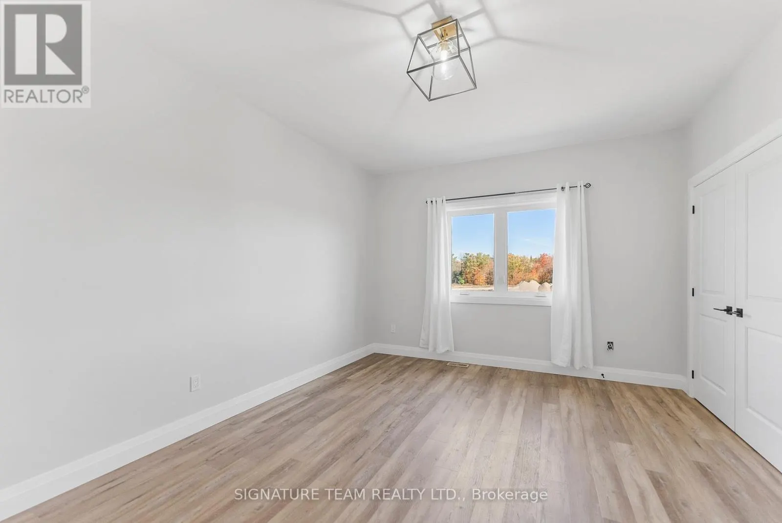 311 FORESTVIEW CRESCENT
