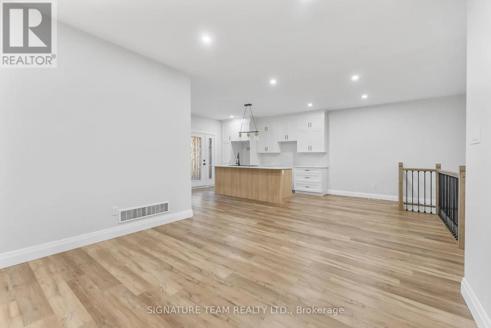 311 FORESTVIEW CRESCENT