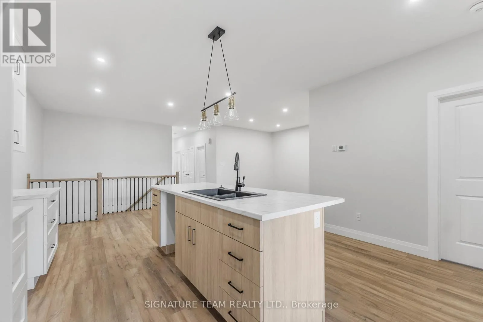 311 FORESTVIEW CRESCENT