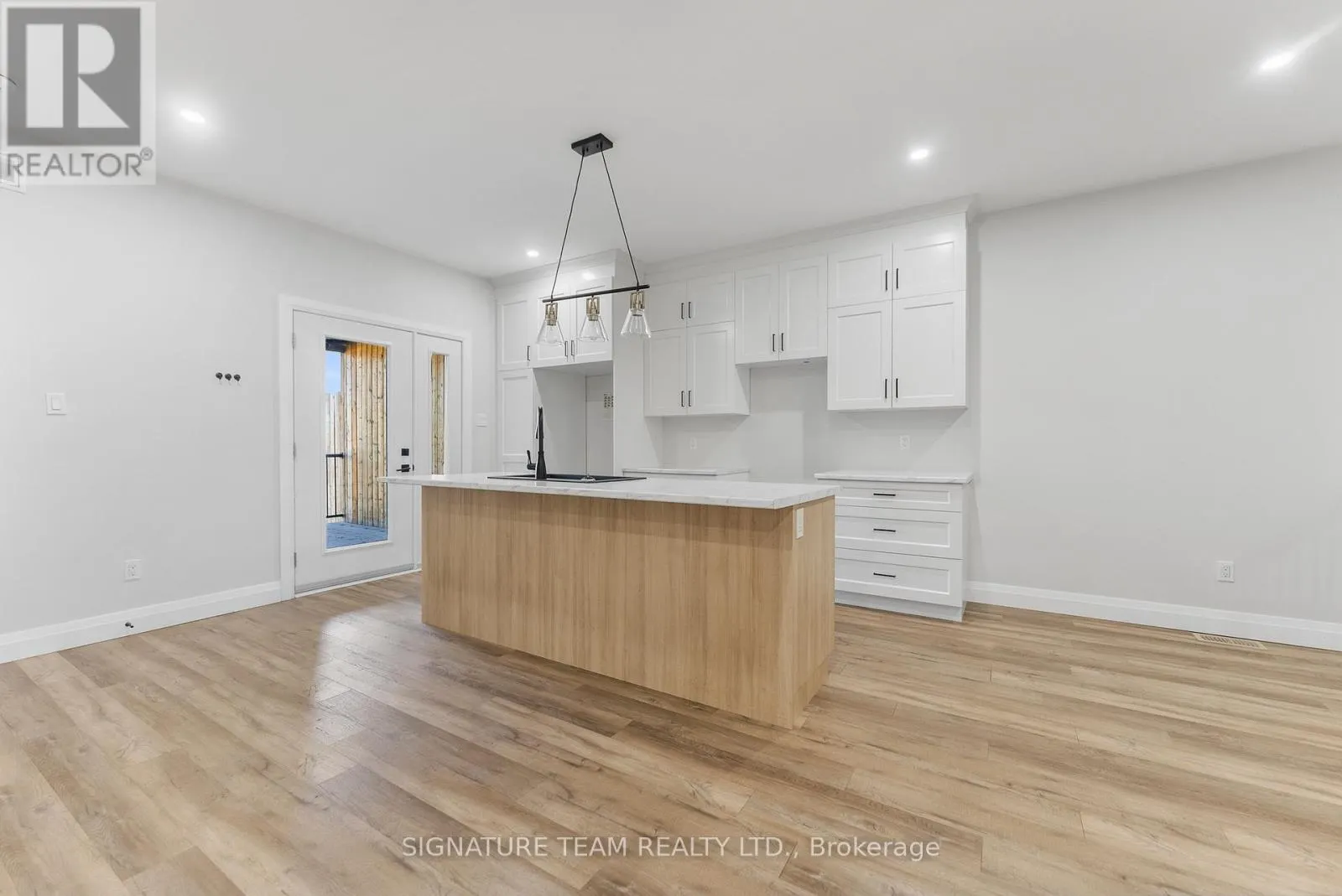 311 FORESTVIEW CRESCENT