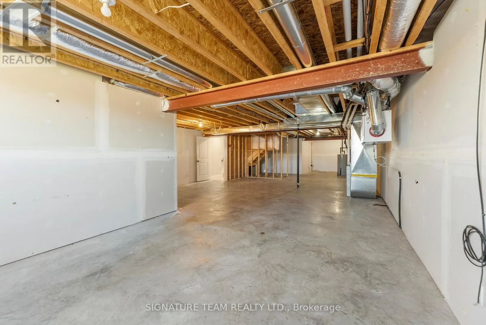 311 FORESTVIEW CRESCENT