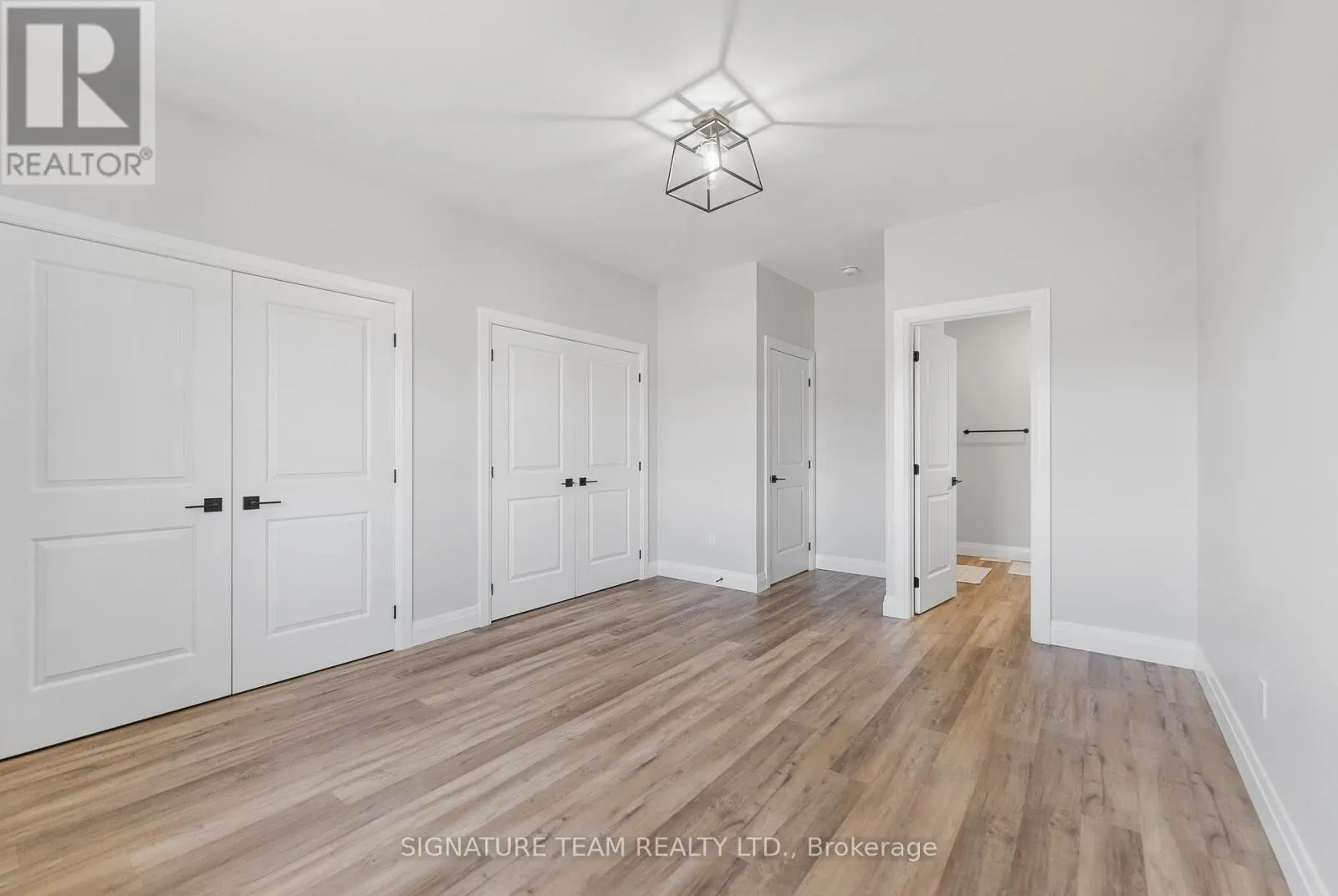 311 FORESTVIEW CRESCENT