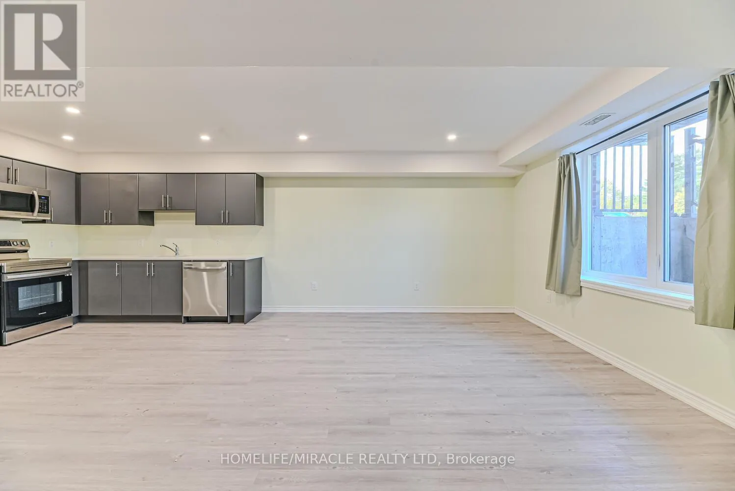 49 - 289 CHAPEL HILL DRIVE