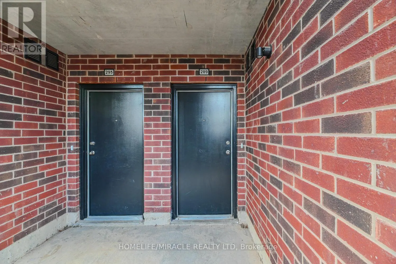 49 - 289 CHAPEL HILL DRIVE