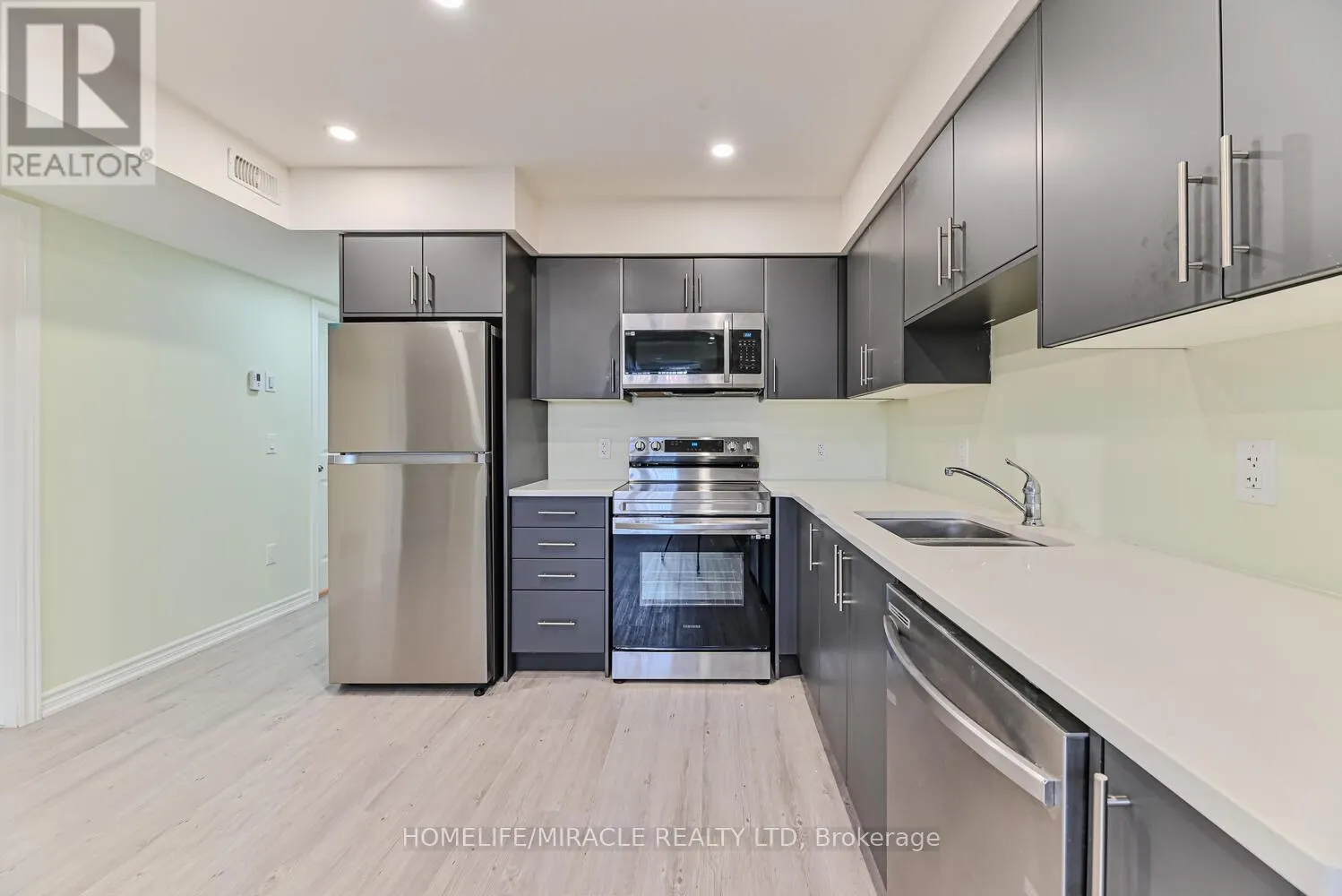49 - 289 CHAPEL HILL DRIVE