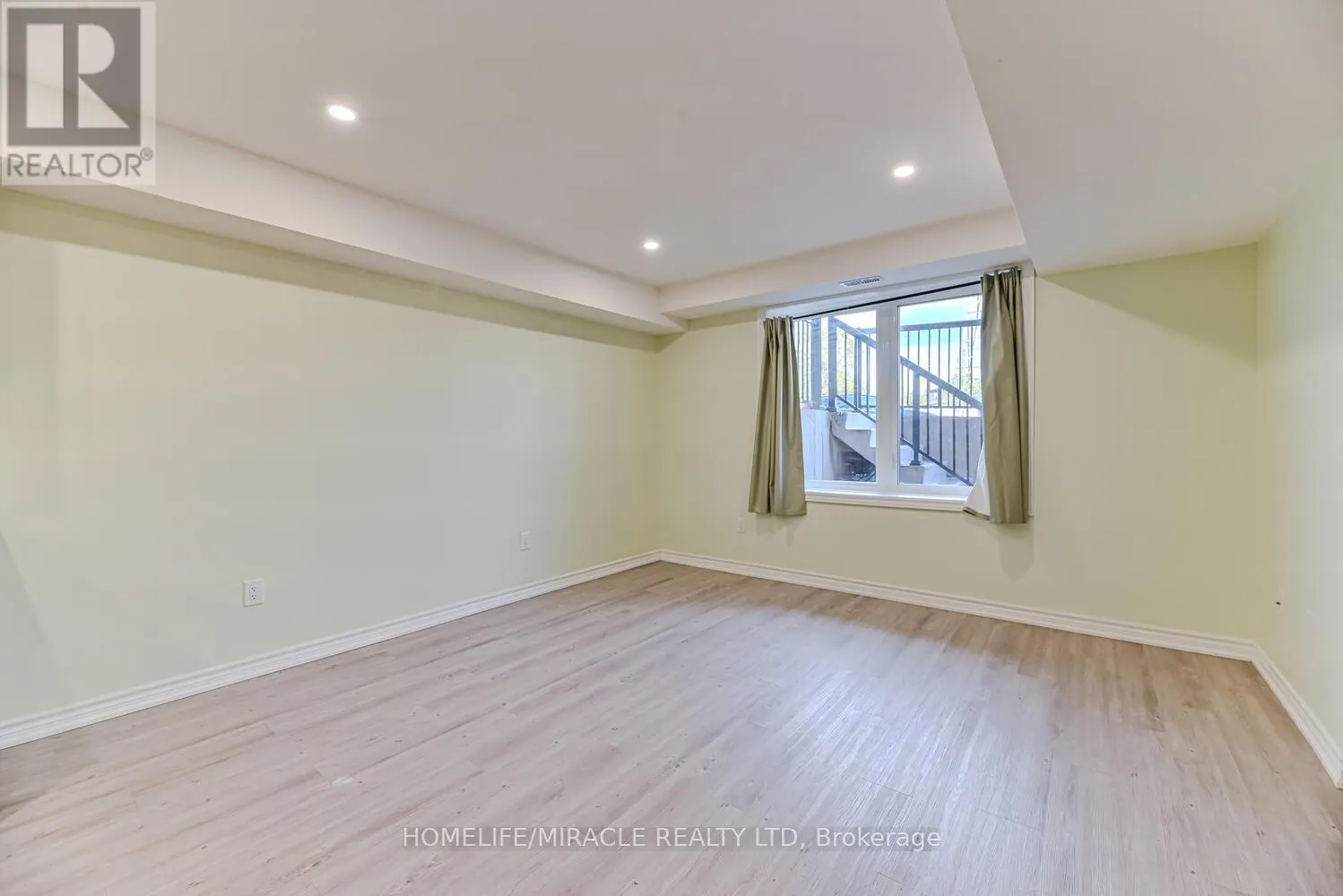49 - 289 CHAPEL HILL DRIVE