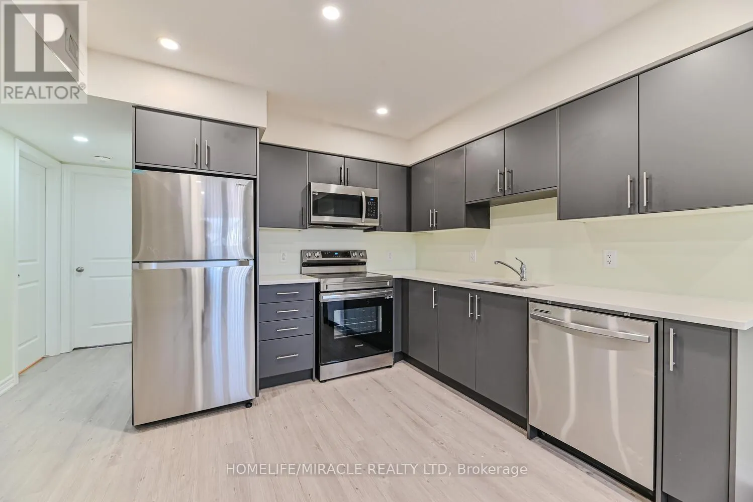 49 - 289 CHAPEL HILL DRIVE