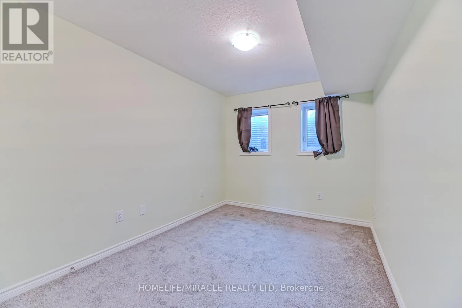 49 - 289 CHAPEL HILL DRIVE