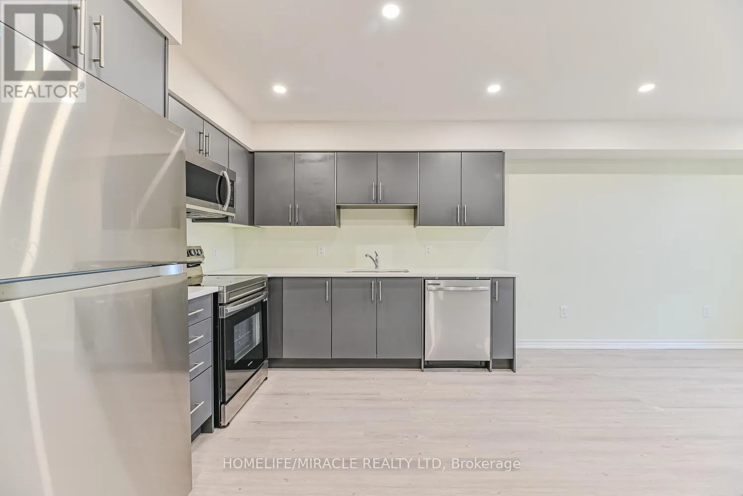49 - 289 CHAPEL HILL DRIVE