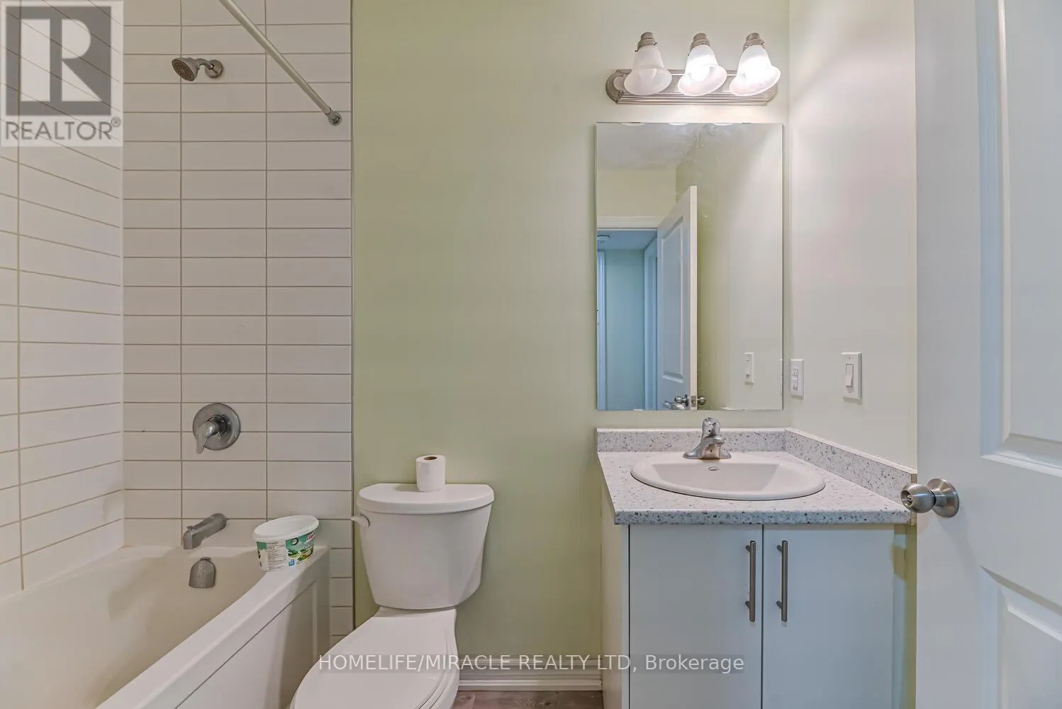 49 - 289 CHAPEL HILL DRIVE