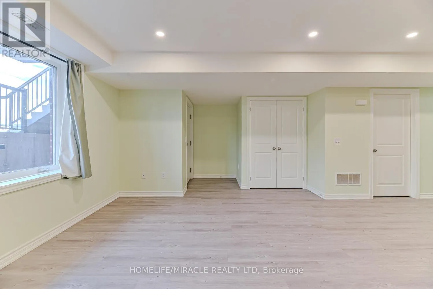 49 - 289 CHAPEL HILL DRIVE
