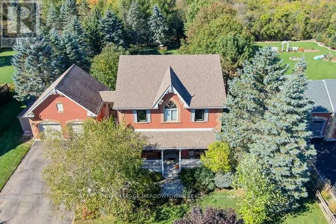 18 MCCULLOGH DRIVE