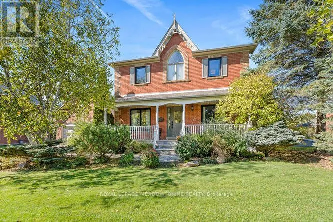 18 MCCULLOGH DRIVE