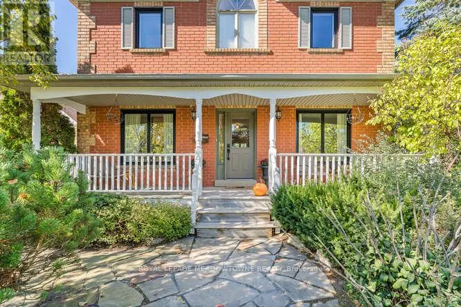 18 MCCULLOGH DRIVE