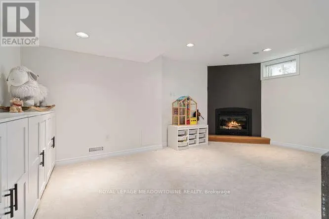 18 MCCULLOGH DRIVE